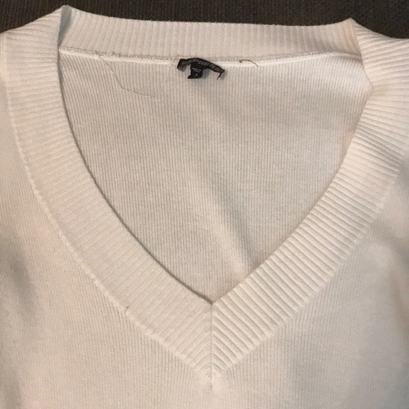 Express Sweater - Picture 2 of 3